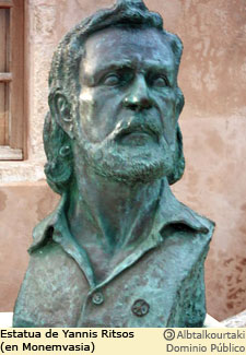 Yannis Ritsos (estatua) longdesc=