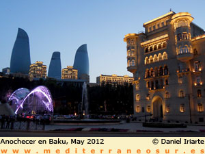 Anochece en Baku