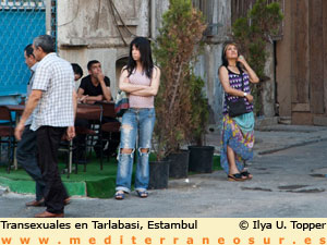 Transexuales en la calle en Estambul