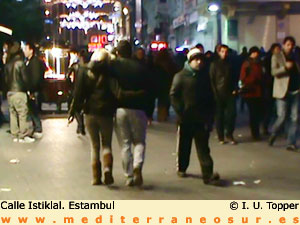Calle Istiklal, de noche