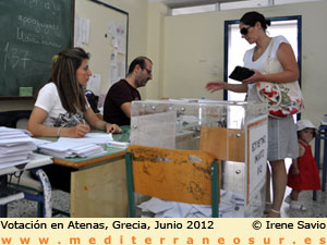 Votando en las elecciones griegas
