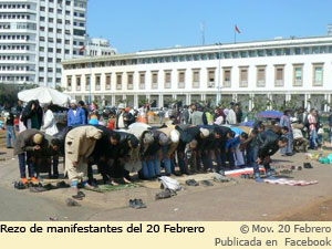 Movimiento 20 F rezando