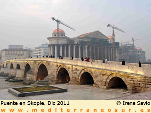 Puente y obras en Skopie