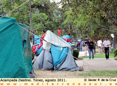 Acampada Destino en la Avenida Mohammed V de Túnez. Agosto 2011.